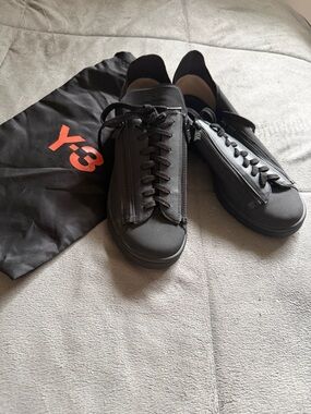 Y-3 Black Leather Low-Top Sneakers with Side Zips